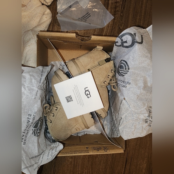 Ziggy Lou & UGG Bundle - Picture 11 of 11